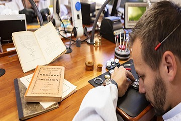 西安欧米茄手表间金表带维修 